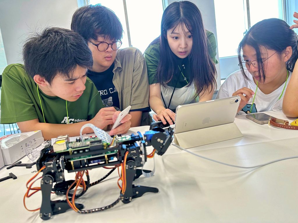 自律ロボットに何をして欲しいか、日本語でお願いする