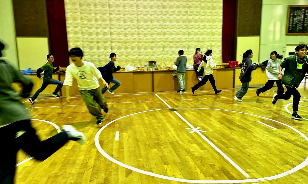 これは新しい鬼ごっこ。逃げろ!追いかけろ!